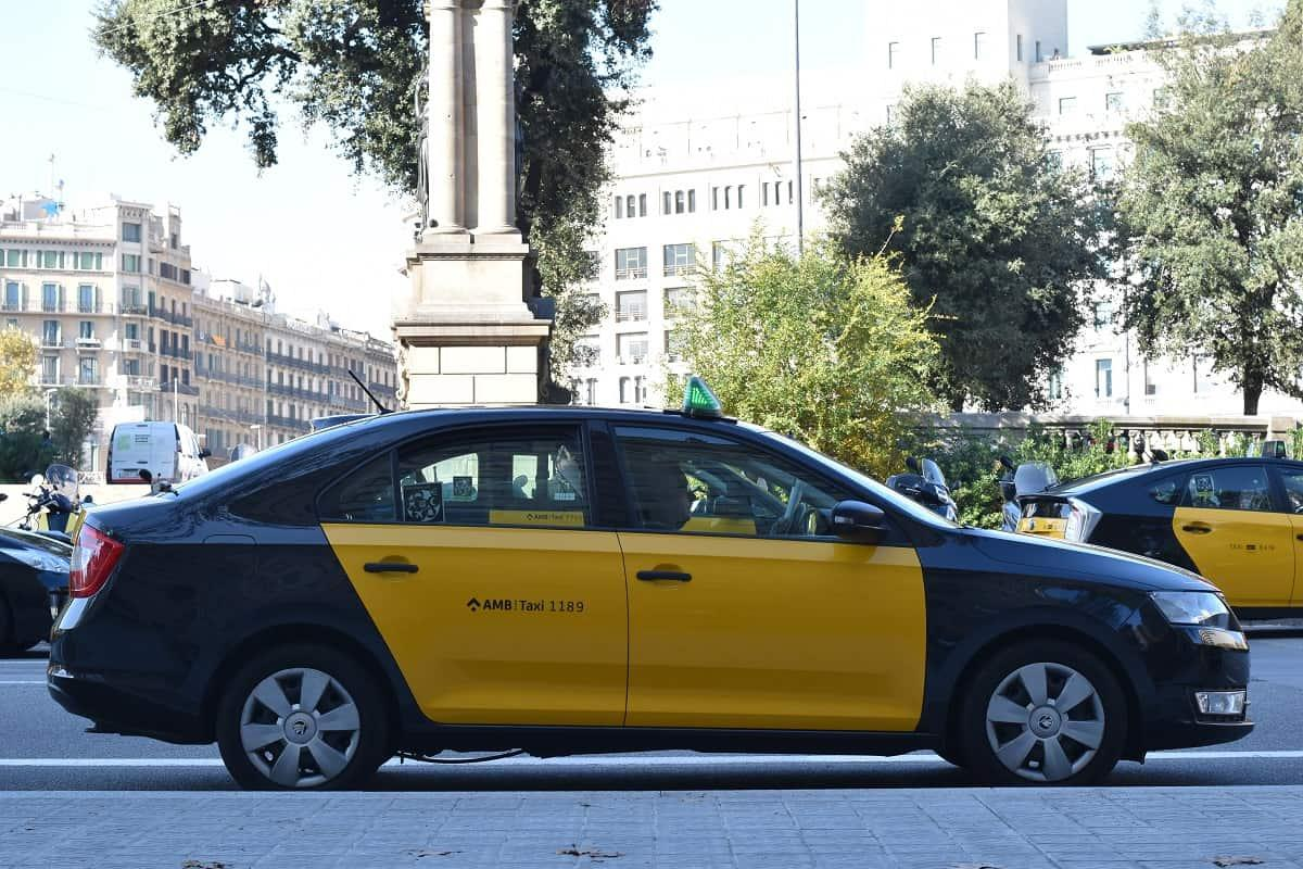 AMB licensed Barcelona taxi at Plaça Catalunya